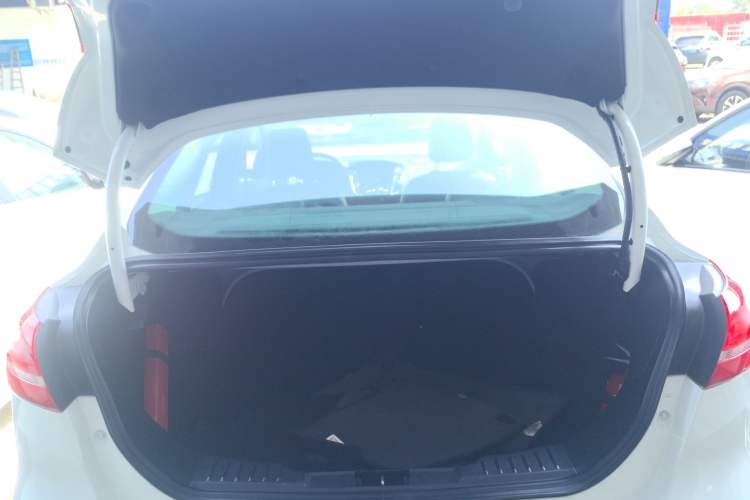 Used Ford Focus 2017 Sedan 1.6L Automatic Fashion Edition Smart Drive Version
