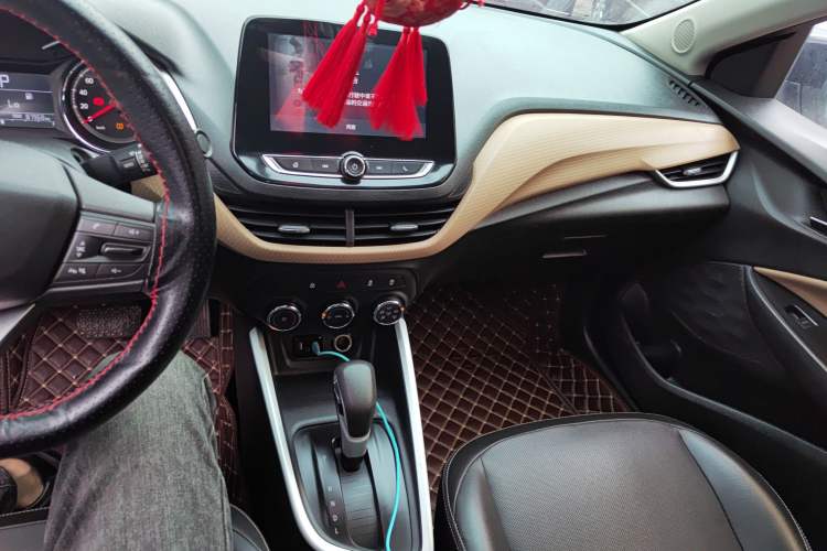 Used Chevrolet Cavalier 2020 Redline 325T Automatic Xinyao Edition China VI Standard Audio And AC Panel