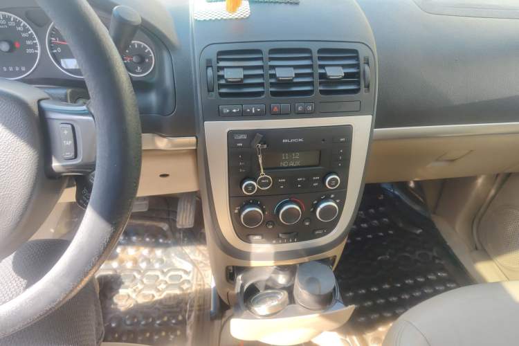 Used Buick GL8 2014 2.4L Executive Edition
