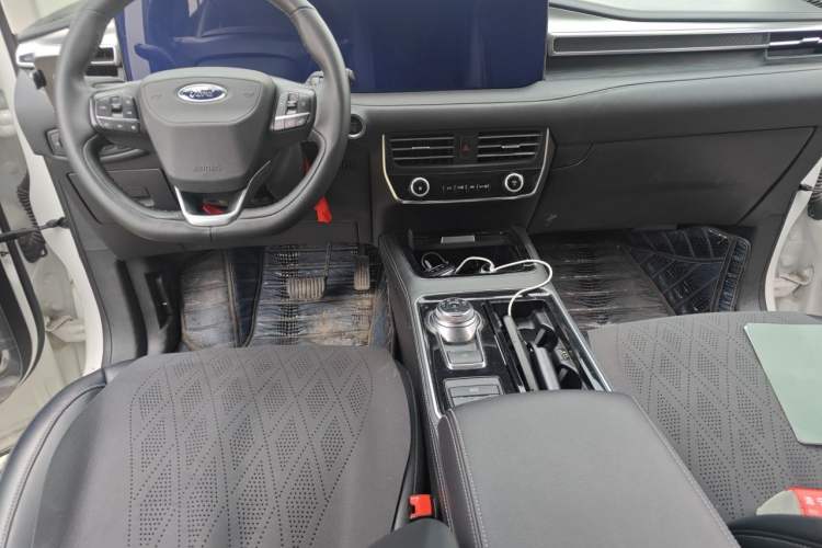 Used Ford Edge 2021 PLUS EcoBoost 245 Two-Wheel-Drive Platinum Edition 5 Seats