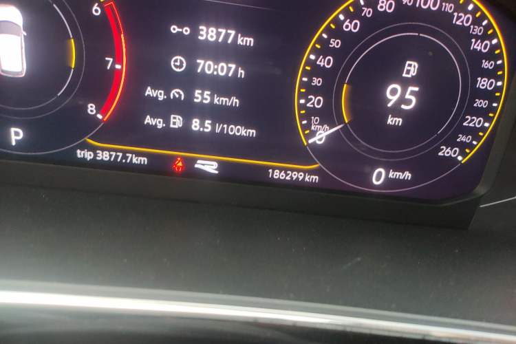 Used Volkswagen Tiguan L 2021 330TSI Automatic Two-Wheel Drive R-Line Enhanced Edition Odometer Close Up