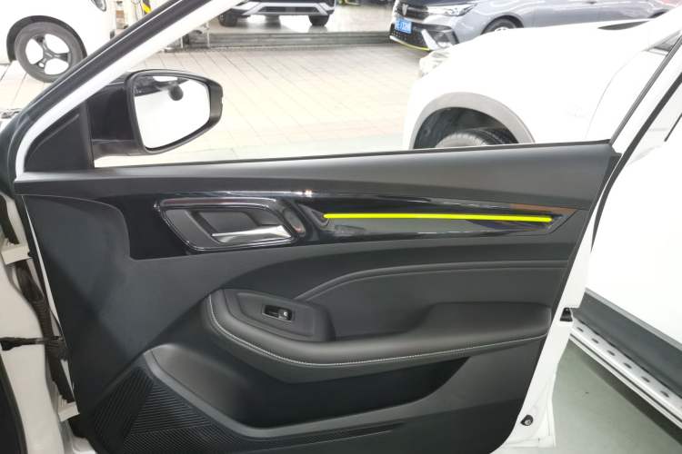 Used Roewe i5 2021 1.5L CVT Platinum Edition