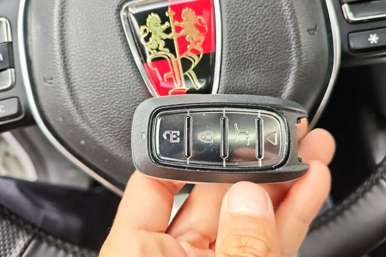 Used Roewe i6 New Energy 2017 45T Hybrid Connect & Smart Enjoyment Edition
