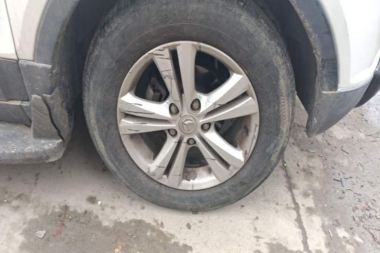 Used HYOSOW S3 2014 1.5L Comfort Version China IV Emission Standard Right Front Wheel Hub