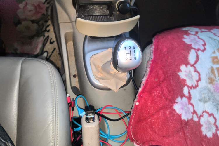 Used JAC Group Refine M2 2012 1.8L MT Business & Comfort Version 7 Seats
