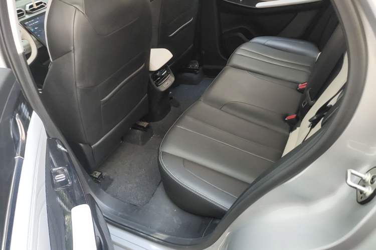 Used Dongfeng Aeolus Mage 2023 DH-i 1.5T Luxury Edition
