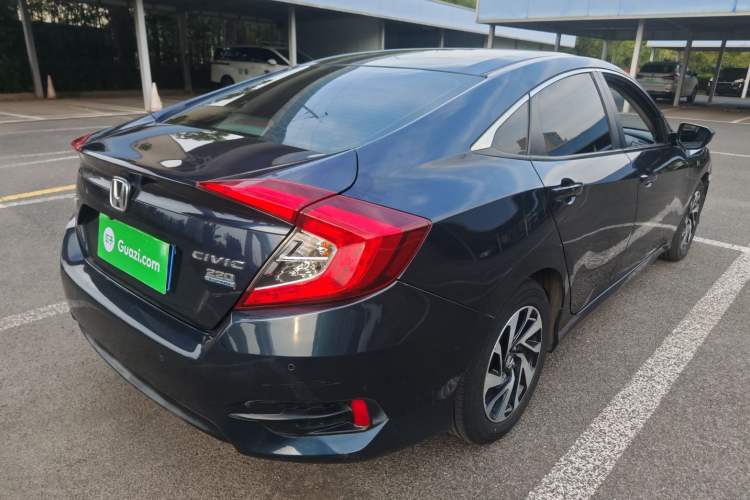 Used Honda Civic 2016 220TURBO CVT Luxury Edition
