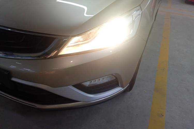 Used Geely Auto Emgrand GS 2018 Elegant Edition 1.8L Manual LingShang Model Left Front Headlight