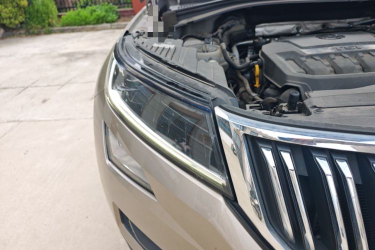 Used Skoda Kodiaq 2019 Facelifted TSI330 5-Seater Two-Wheel-Drive Luxury Enjoyment Edition China VI Standard Right Front Headlight