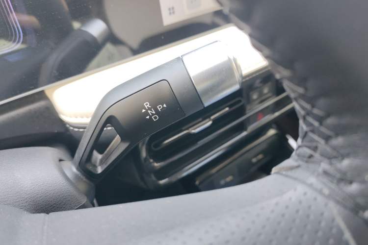 Used Geometry E Firefly 2024 301km Starlight