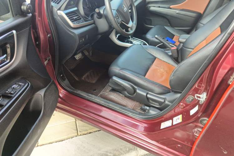 Used Honda Crider 2015 1.8L automatic luxury edition