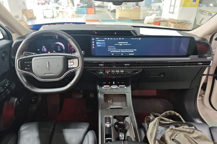 Used Lincoln Corsair 2024 2.0T Four-Wheel Drive Prestige Edition Center Console