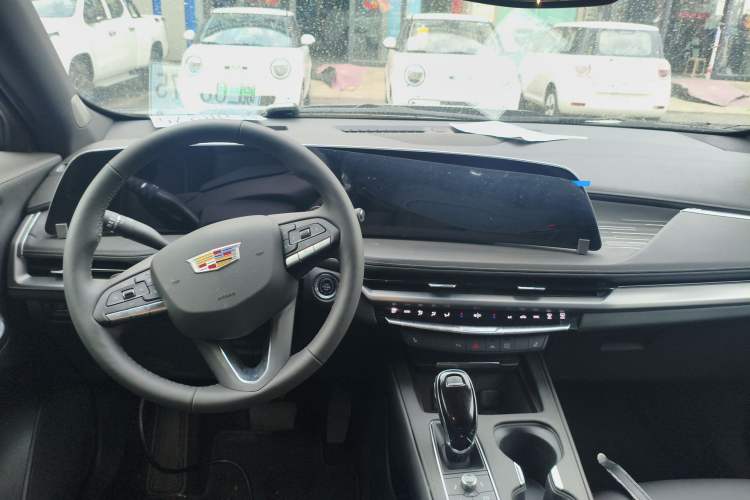 Used Cadillac XT4 2024 28T Two-Wheel-Drive Luxury Version
