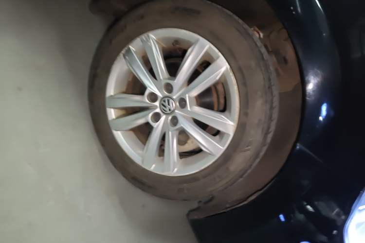 Used Volkswagen Santana 2018 1.5L Automatic Comfort Edition Right Front Wheel Hub