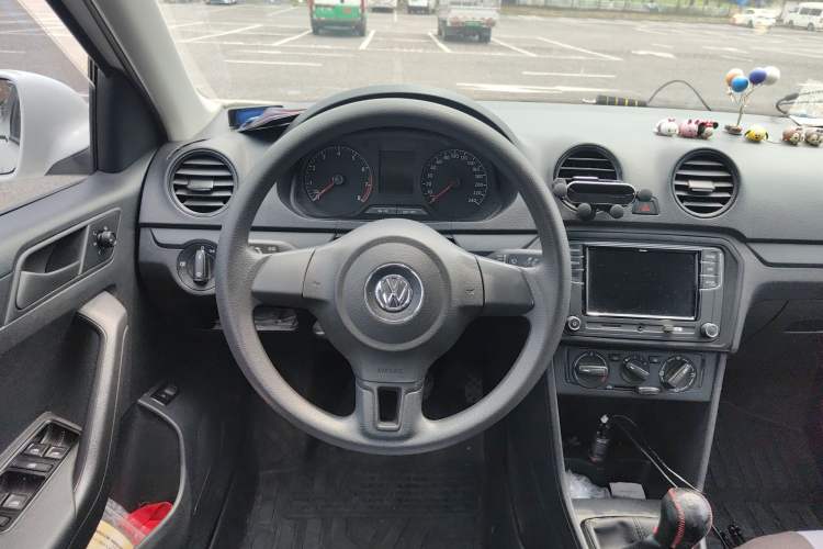 Used Volkswagen Jetta 2015 Value Edition 1.6L Manual Fashionable Style
