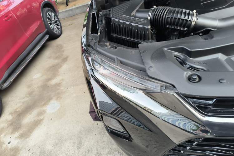 Used Chevrolet Blazer 2020 RS 650T 4x4 5-Seater Hardcore Edition Right Front Headlight