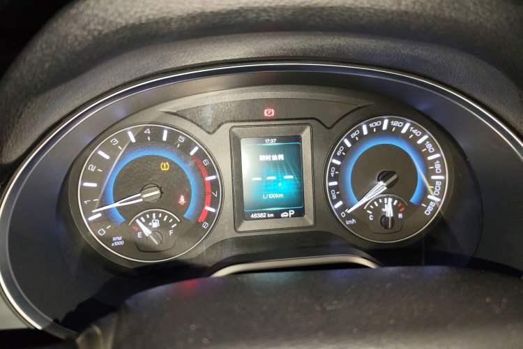 Used Haval H2 2018 Chuanxiang Edition Blue Badge 1.5T Dual-Clutch Two-Wheel Drive Fashionable Model Instrument Cluster