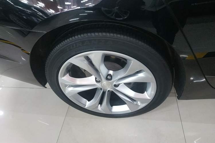 Used Buick LaCrosse 2022 Avenir Avia First Edition Exterior 4