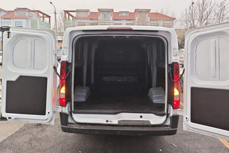 Used JMC E Fushun 2025 Model, Blind Window Version, 41.86 kWh, Short Axle, Low-roof, 3.0 tons
