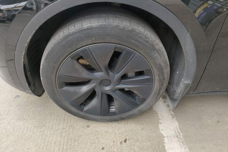 Used Tesla Model Y 2023 Rear-Wheel-Drive Version
