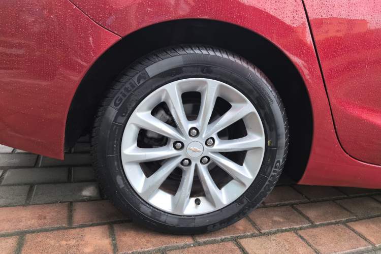 Used Chevrolet Cruze 2017 1.5L Automatic Pioneer Sunroof Edition