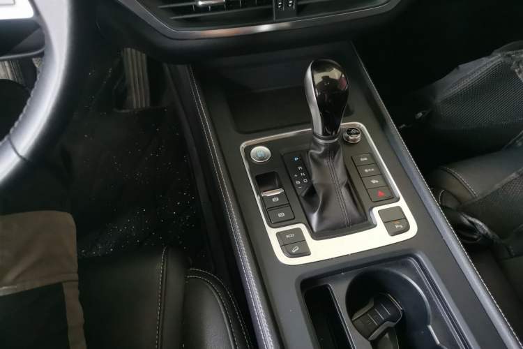 Used BYD Tang 2019 2.0T Automatic SmartConnect Prestige 7-Seater China VI Standard Gear Lever