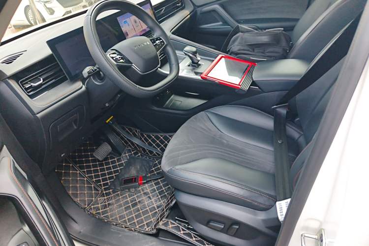 Used Roewe D5X DMH 2024 135 Tech Edition
