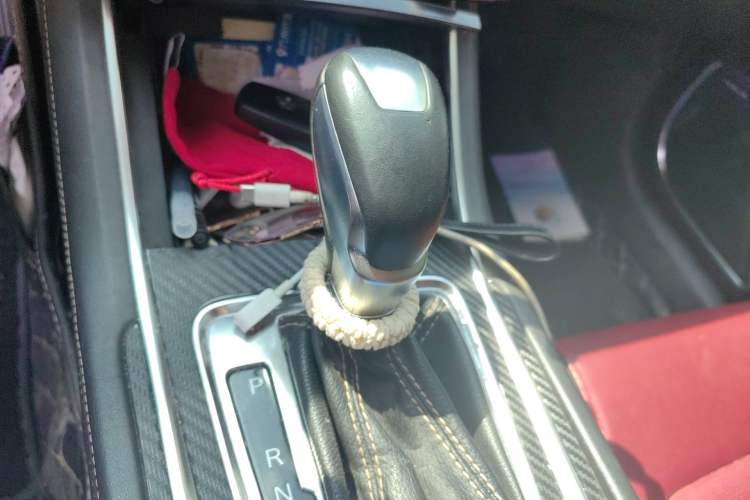 Used CHANGAN Eado 2018 High-Energy Edition 1.6L GDI Automatic Pioneer Model China V Standard Gear Lever