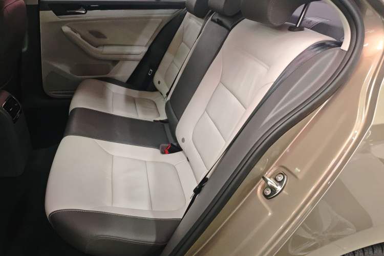 Used Volkswagen Sagitar 2015 1.6L Automatic Comfort Model Left Rear Seat