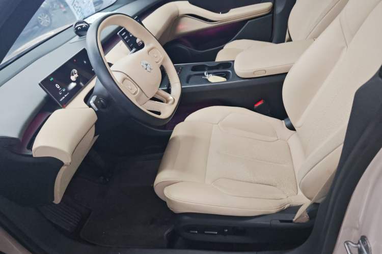 Used Nio ET5T 2023 75 kWh Touring Left Front Seat
