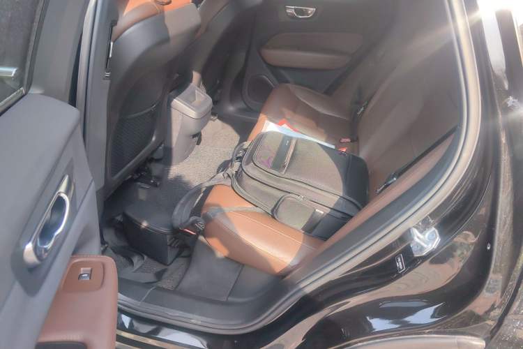 Used Volvo XC60 2022 B5 4x4 Smart Luxury Edition