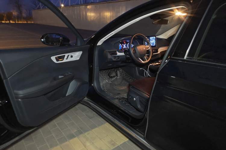 Used Hongqi E-QM5 2023 560km PLUS
