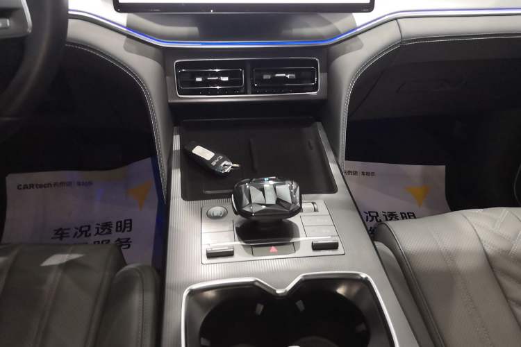 Used BYD Song L DM-i 2025 Intelligent Driving Version 160 km Beyond-Range Type Gear Lever