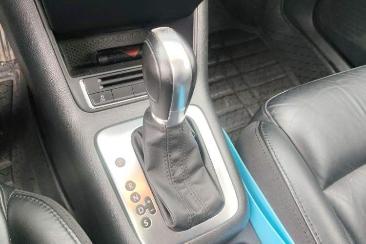 Used Volkswagen Tiguan 2013 1.8 TSI Automatic Two-Wheel Drive Comfort Edition Gear Lever
