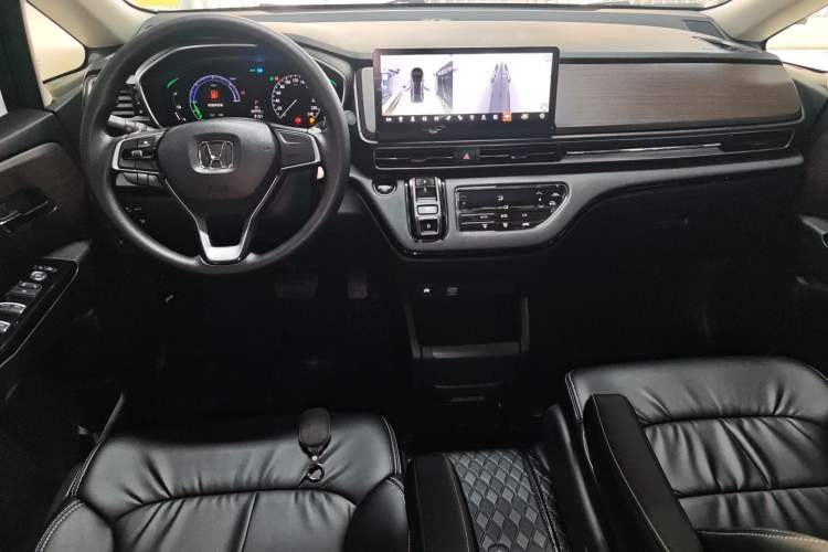 Used Honda Odyssey 2024 2.0L eHEV Sharp & Enjoy Edition
