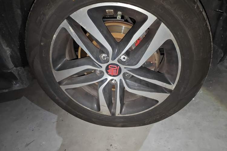 Used BYD Tang New Energy 2015 2.0T Four-Wheel Drive Prestige Version
