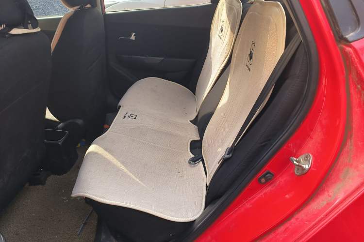 Used Kia K2 2012 Sedan 1.4L MT GLS Commemorative Edition