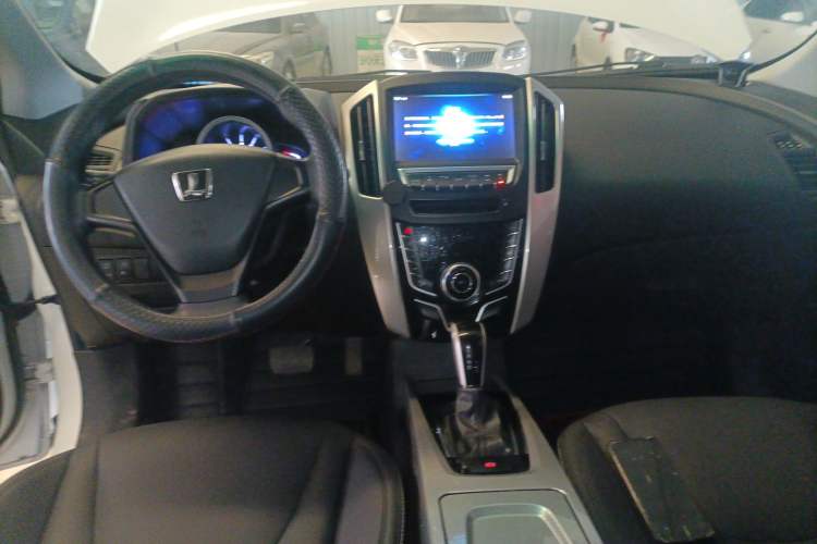 Used Luxgen U6 SUV 2015 1.8T Charm Model
