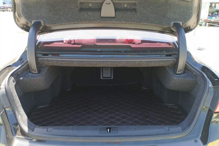 Used Geely Auto Emgrand GT 2015 1.8T Premium Model Trunk