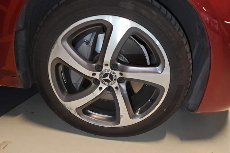 Used Mercedes-Benz E-Class 2019 E 300 L Sporty and Stylish Model