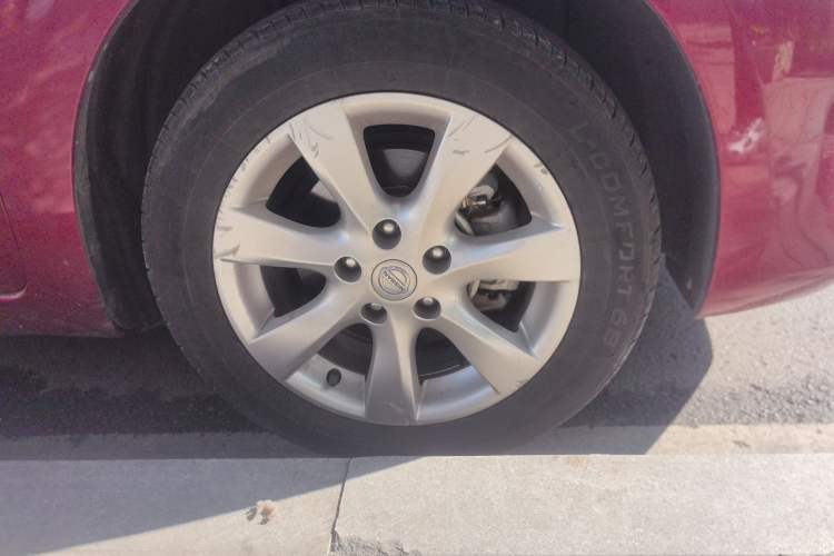 Used Nissan Tiida 2013 1.6L CVT Cool Cafe Edition
