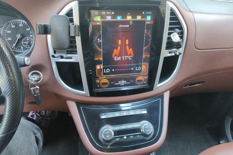 Used Mercedes-Benz Vito 2016 2.0T Business Edition Audio And AC Panel