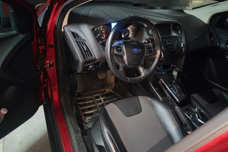 Used Ford Focus 2012 Sedan 1.6L Automatic Fashion Edition