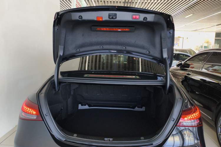 Used Mercedes-Benz E-Class 2022 Revised Version E 300 L Fashion Edition Trunk