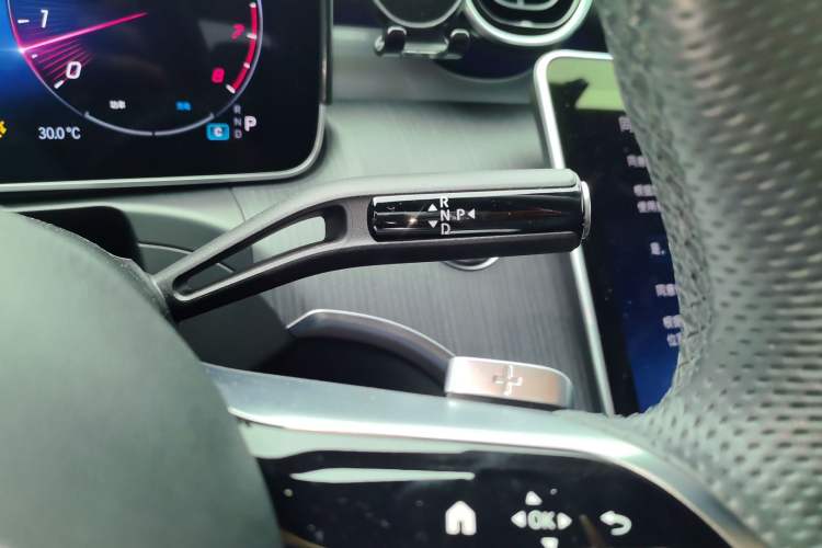 Used Mercedes-Benz C-Class 2023 C 200 L Sport Edition Gear Lever