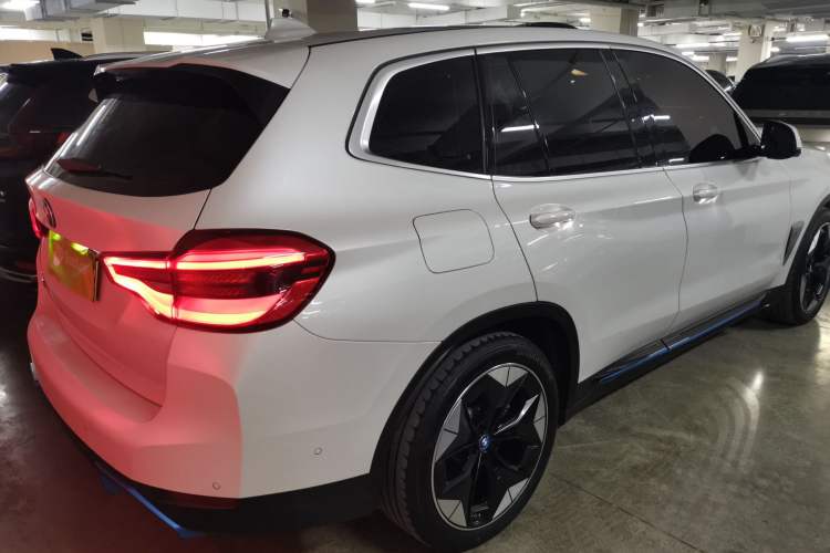 Used BMW iX3 2021 Leading Type
