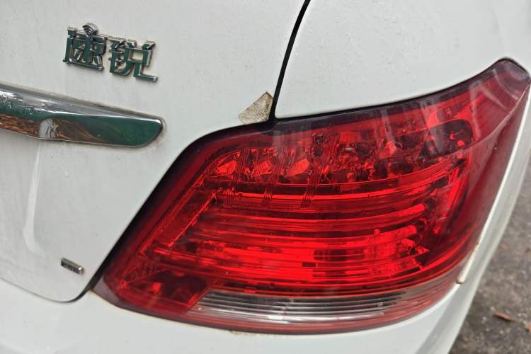 Used BYD Surui 2015 Revised Version 1.5L Manual Luxury Edition
