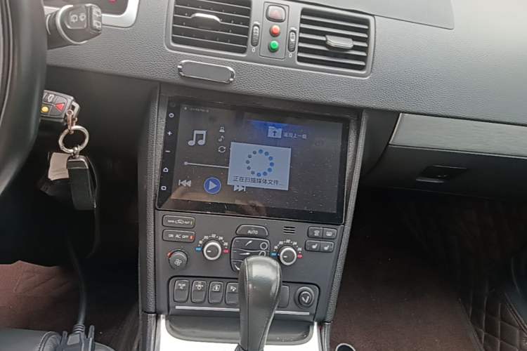 Used Volvo XC Classic 2014 T5 Luxury Edition