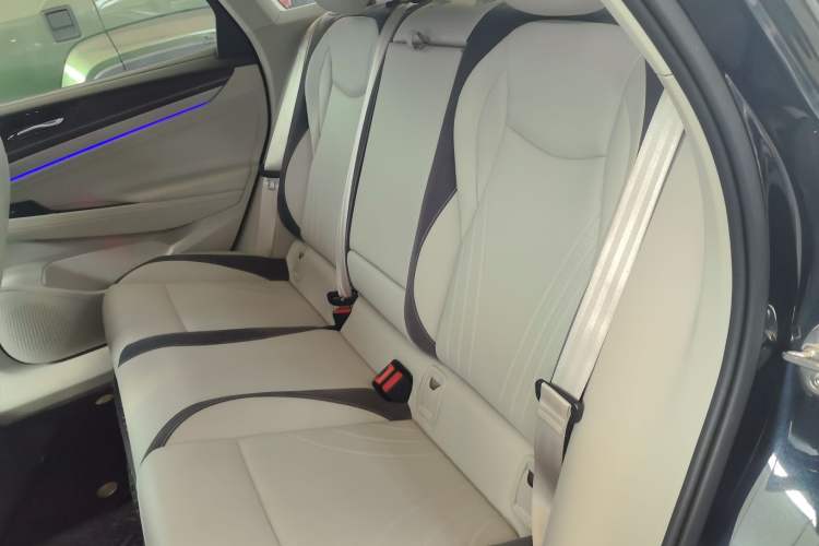 Used Volkswagen ID.7 VIZZION 2024 First Edition Left Rear Seat