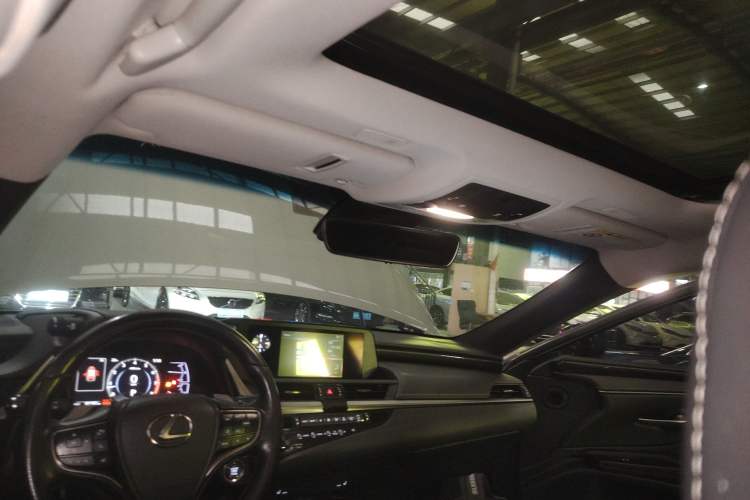 Used Lexus ES 2018 200 Excellence Edition China V Standard
